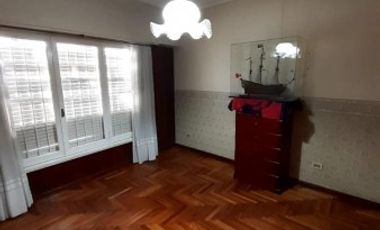 CASA JURAMENTO 1400 5 AMB.