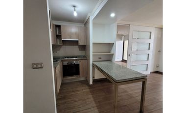 Venta Dpto De 1 Dormitorio Con Estacionamiento/ Metro Irarrázaval