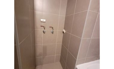 Venta Dpto De 1 Dormitorio Con Estacionamiento/ Metro Irarrázaval