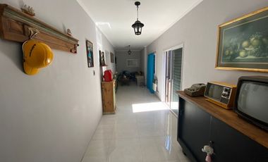 SE VENDE CASA CON GALPON ZONA PARQUE GAZZANO