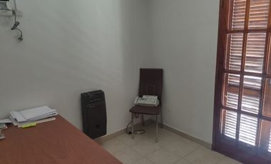 VENTA EXCLUSIVA OFICINAS + GALPON SOBRE AV ZANNI