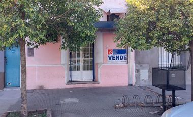 LOCAL PARA CARNICERIA SOBRE AVENIDA