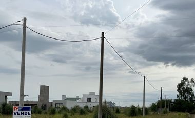 LOTE EN ESQUINA EN HERMOSA ZONA RESIDENCIAL QUINTAS CON GAS NATURAL