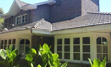 VENTA CASA DE 9 AMBIENTES IDEAL EVENTOS, GASTRONOMIA O USO PROFESIONAL, RANELAGH.