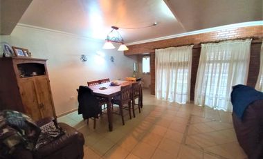 GREENWOOD VENDE HERMOSA Y AMPLIA PROPIEDAD EN GODOY CRUZ, EXCELENTE CALIDAD CONSTRUCTIVA Y UBICACION INMEJORABLE