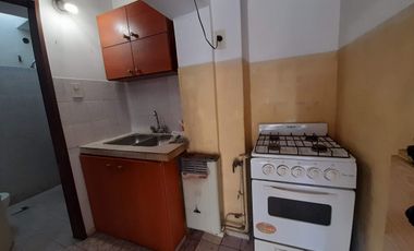 BÂ° VILLA ADELA: ALQUILO DEPTO DE 1 DORMITORIO, CON PATIO