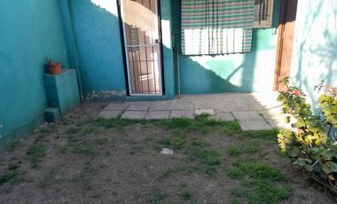 BÂ° VILLA ADELA: ALQUILO DEPTO DE 1 DORMITORIO, CON PATIO