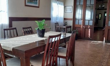 VENTA- Amplio Chalet Muy Buen Estado