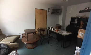 VENTA Galpon en 2 plantas con Oficinas