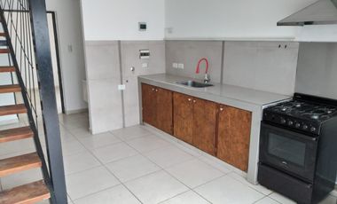 PARQUE CAPITAL, MEJOR ZONA.- DUPLEX INTERNO CON INGRESO COMPARTIDO.-