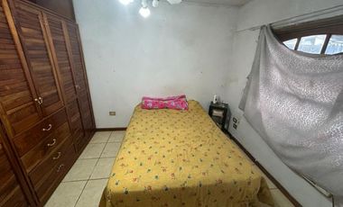 Venta Casa multifamiliar. Amplio lote