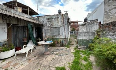 Venta Casa multifamiliar. Amplio lote