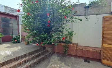 FUNCIONAL CASA EN VENTA