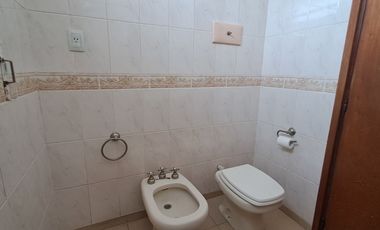 FUNCIONAL CASA EN VENTA