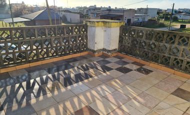 Mar de Cobo chalet 3 ambientes gran parque