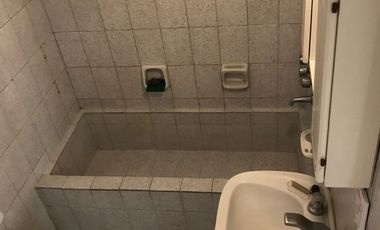 Departamento 2 ambientes con patio a la venta