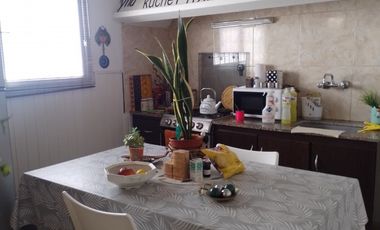 **CASA + DEPARTAMENTO (MULTIFAMILIAR) EN FLORENCIO SANCHEZ**