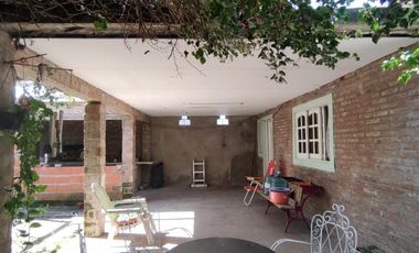 Dos propiedades sobre un mismo lote a la venta en Barrio Adelina Este