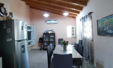 Dos propiedades sobre un mismo lote a la venta en Barrio Adelina Este