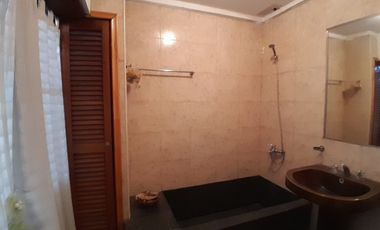 CHALET MAS DEPARTAMENTO EN VENTA. BARRIO 180.