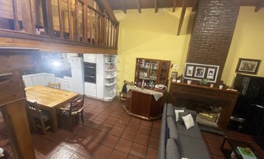 SE TOMA PERMUTA, O PARTE DE PAGO! CASA DE 3 PLANTAS CON PARQUE, PISCINA Y GARAGE SUBTERRANEO EN RANELAGH