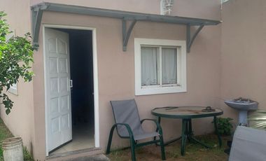 BONITA CASA AMERICANA MUY LINDA ZONA, 12 DE OCTUBRE 460  -MONTE GRANDE-