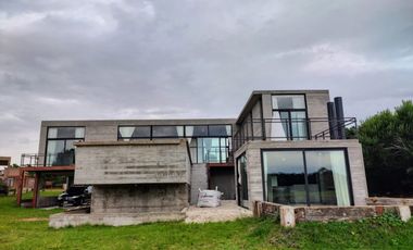 CASA EN VENTA - COSTA ESMERALDA