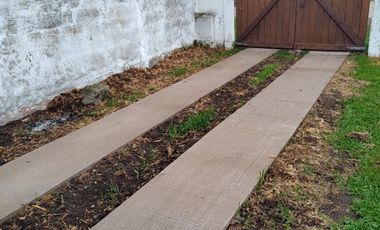 Casa 3 ambientes con parque