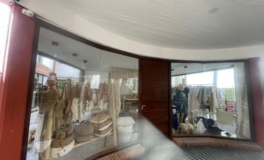 Alquilo local en Carilo pb con baÃ±o