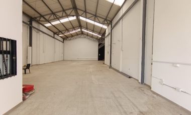 BODEGA EN ARRIENDO UBICADA EN EL CARMEN DE VIBORAL SECTOR CENTRO