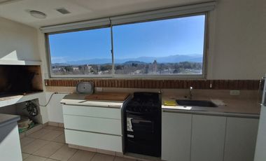 GREENWOOD ALQUILA SEMIPISO EN EL EMBLEMATICO EDIFICO EL TORREON EN CIUDAD DE MENDOZA.