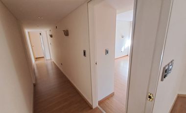 GREENWOOD ALQUILA SEMIPISO EN EL EMBLEMATICO EDIFICO EL TORREON EN CIUDAD DE MENDOZA.