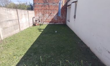 Casa en venta sobre ruta 205 entre Estrada y Av. Pereyra