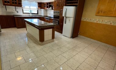 PLAZA MITRE UNICO PISO 5 AMBIENTES CON QUINCHO PROPIO Y 3 COCHERAS