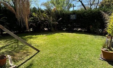 Excelente casa en lote interno de Camino Real, muy luminosa y comoda!!