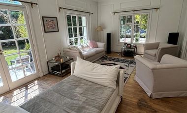 Excelente casa en lote interno de Camino Real, muy luminosa y comoda!!