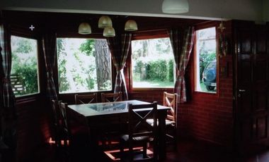 Chalet  con 2 hab. sobre 1350 m2.BOSQUE PERALTA RAMOS