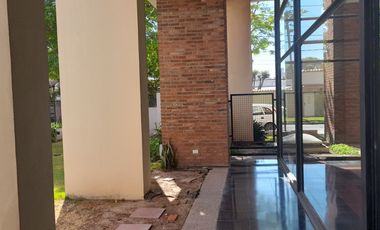 VENTA DEPARTAMENTO 3 AMBIENTES c/ COCHERA EN FLORENCIO VARELA