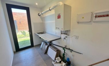 Venta de casa 4 ambientes a estrenar en Rumenco Joven