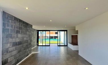 Venta de casa 4 ambientes a estrenar en Rumenco Joven