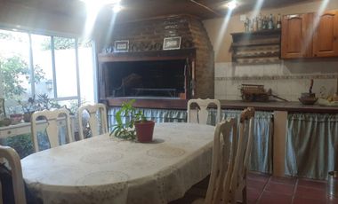 Estupenda y amplia casa en venta