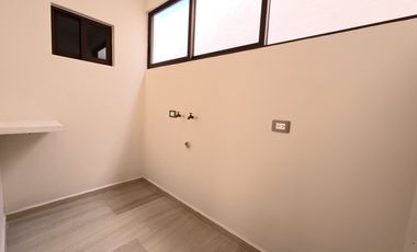 VENTA DE CASA EN MÉRIDA EN PRIVADA, 4 HABITACIONES