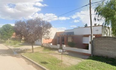 Casa en venta - 3 Dormitorios 1 Baño - Darregueira