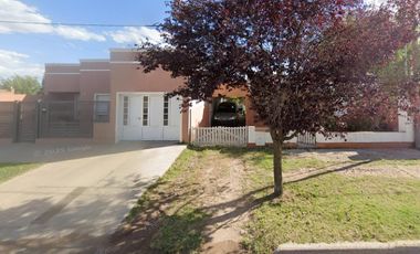 Casa en venta - 3 Dormitorios 1 Baño - Darregueira