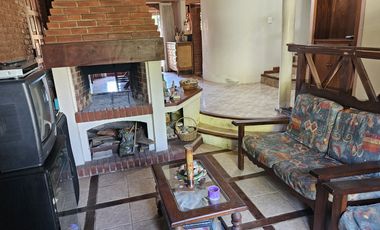 Chalet 3 ambientes - Lorenzini y Valencia