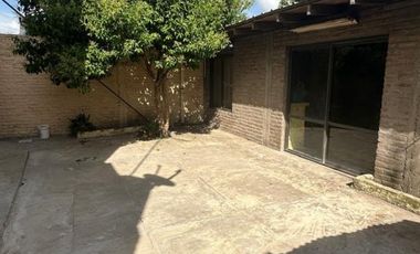 CASA DE 3 AMBIENTES CON DEPARTAMENTO INDEPENDIENTE Y COCHERA EN FLORENCIO VARELA