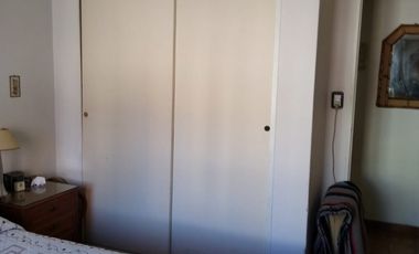 VENTA - CASA CUATRO AMBIENTES - SANTOS LUGARES -  TIPO DUPLEX - ACEPTA PERMUTA MENOR VALOR