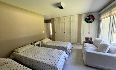 Pinamar, venta de casa en barrio La Herradura con seguridad las 24 hs