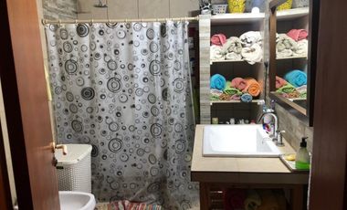 VENTA | Casa 3 ambientes con fondo libre