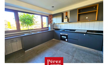 Casa de 4 ambientes con pileta a estrenar